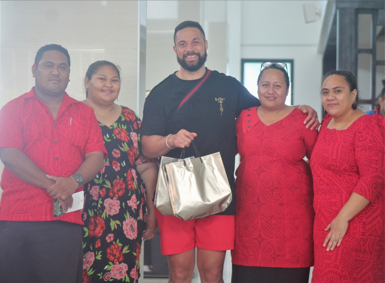 LUPESOLIAI LA’AULIOLEMALIETOA JOSEPH PARKER VISITS HOME.