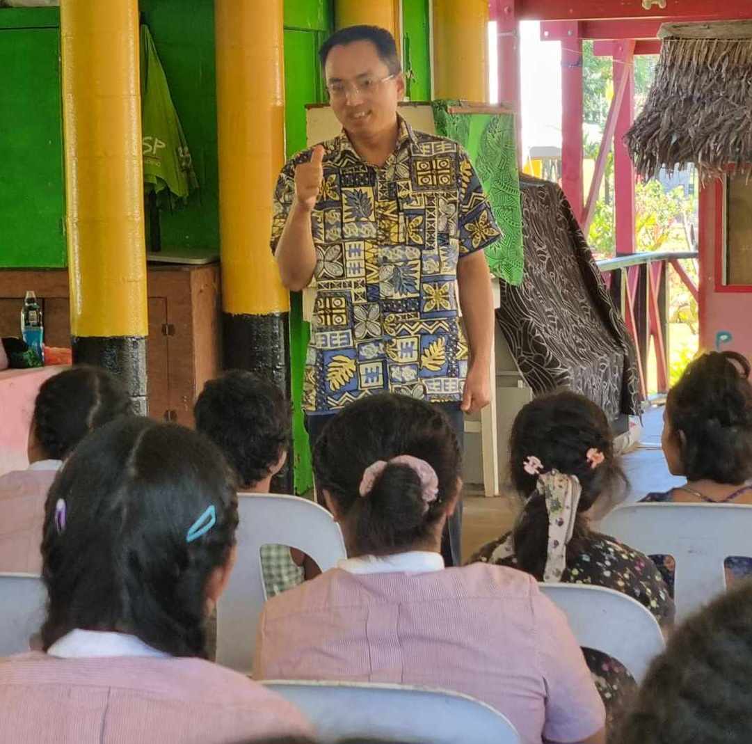 CHINESE AMBASSADOR VISITED CHILDREN OF HOPE